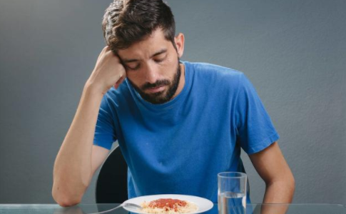 老人没食欲,总是吃不下怎么办?听从5个建议,让老人吃得下