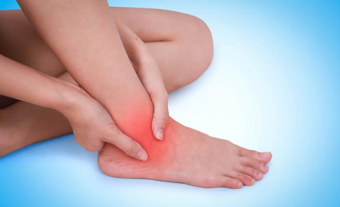 关节总会"咔咔响"?是骨头出事了吗?分两种情况