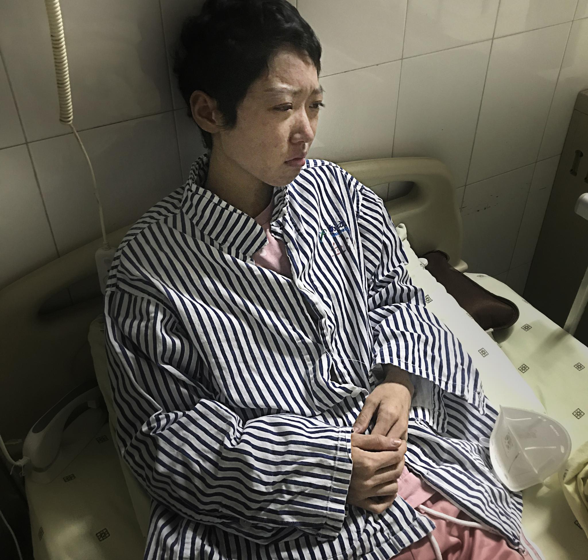 母亲病故父亲落水身亡姐打工供弟上大学如今弟舍命救血癌姐