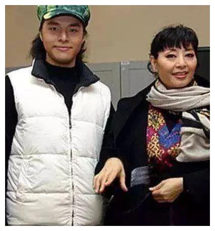 结婚当天就要离婚,再婚被老外宠成公|菲利普|殷秀梅|结婚_新浪新闻