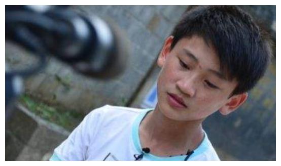 《变形计》最装富二代,每天脖子上挂大金链,是致敬"古惑仔"?