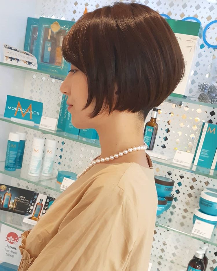 齐耳波波头短发,减龄又可爱,小颜就剪这样的短发