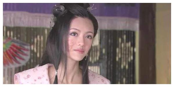 她是《活佛济公》中的仇天鹅,卸掉道具疤的那一刻,美到不敢认