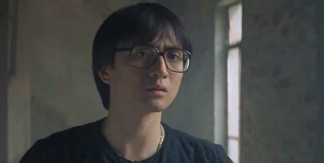 穿梭阴阳界:汤镇业大白天撞见女鬼,没想到女鬼还请他吃饭!