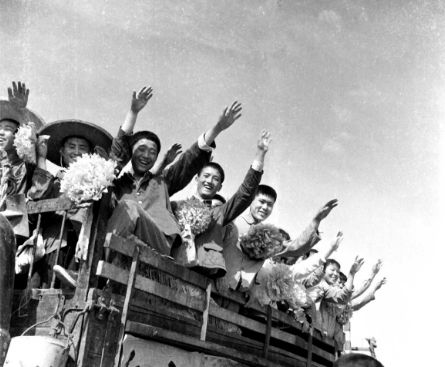 知识青年上山下乡时的老照片,照片里是那一代人满满的回忆