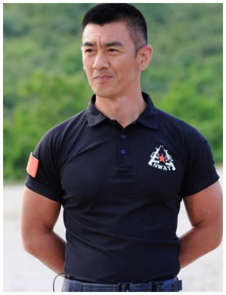 虽然任天野没有接受过科班的培养,但是他具备了一个优秀演员所有的