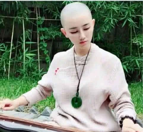 寺院尼姑开保时捷,方丈开百万豪车,功德箱里的钱去哪了?