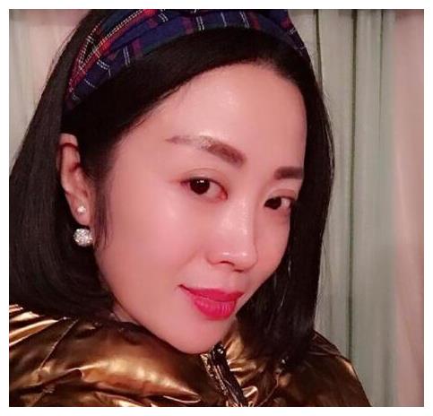 年,小11岁妻子貌美如花,儿子帅女儿美|乡村爱情|王小利|李琳_新浪新闻