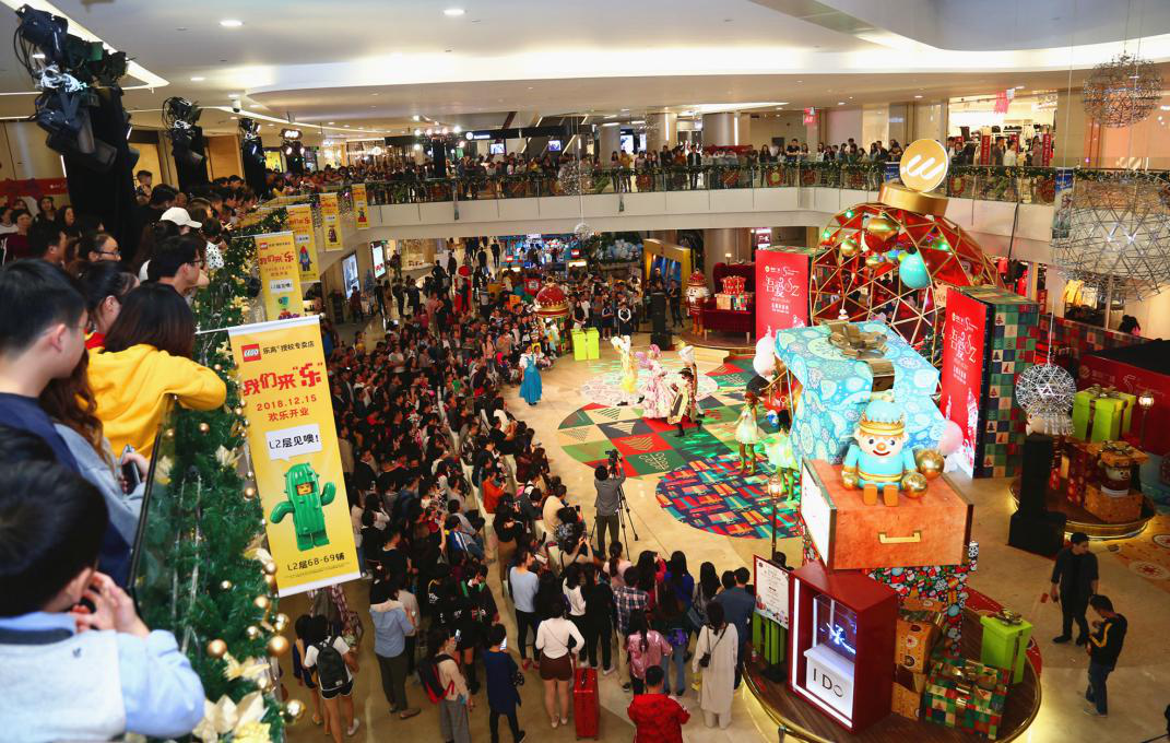 皇庭广场作为时尚"社交型"mall,将"社交"和"时尚"贯穿于周年庆活动的