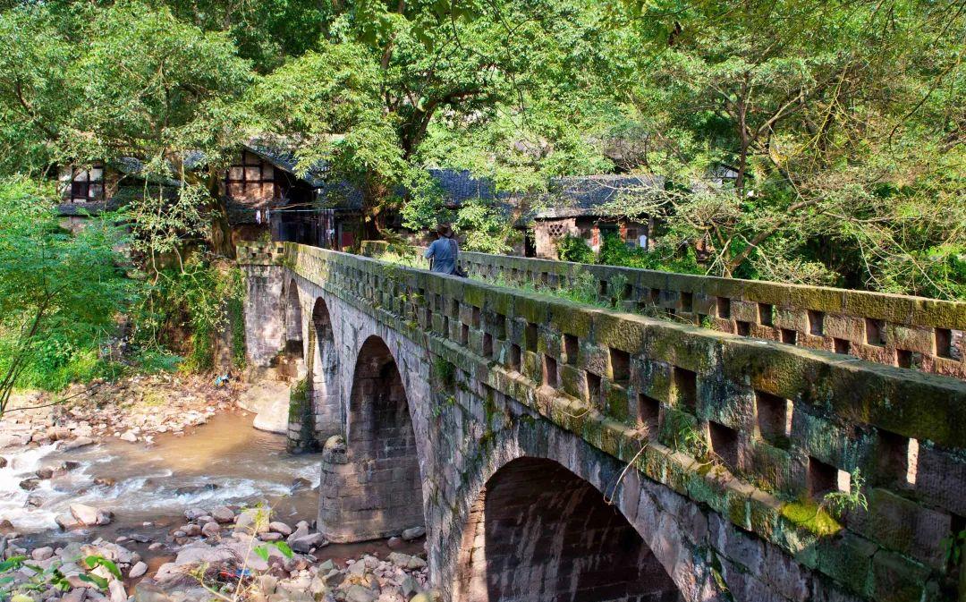 乡愁,一缕梦中老家的情感记忆|东溪古镇|万天宫|太平桥_新浪新闻
