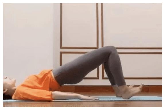 马苏素颜首次直播,当健身教练亲自表演,网友直呼好性感