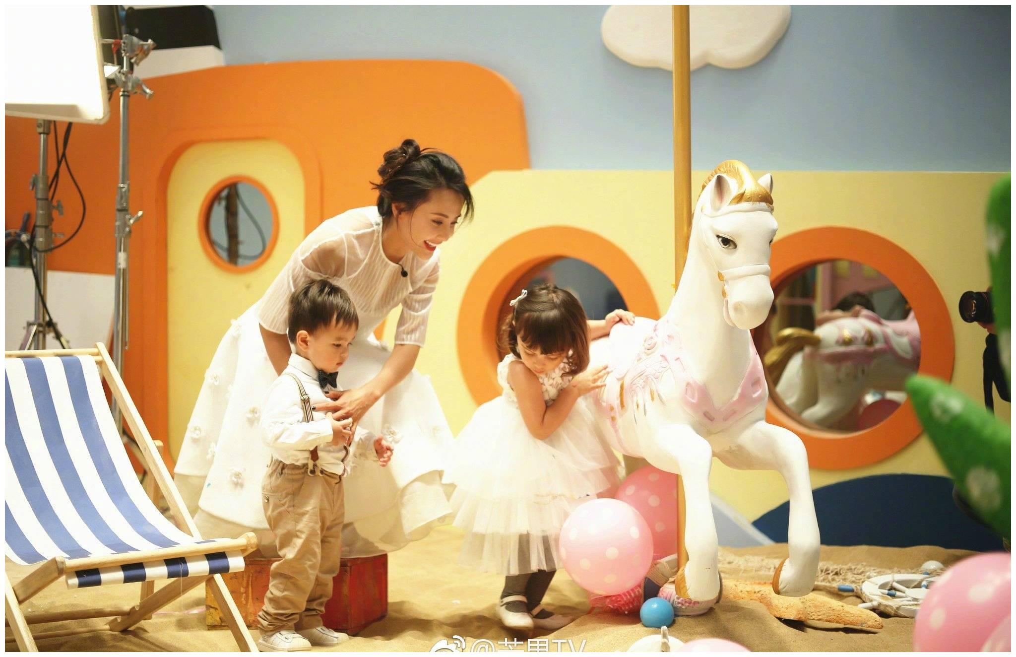 《妈妈是超人》马雅舒一脸嫌弃,鲫鱼兄弟包饺子,小米粒招人爱