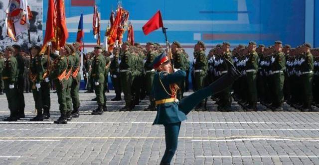 所有士兵荷枪实弹阅兵结束直接开赴战场|阅兵|阅兵式|苏联_新浪新闻