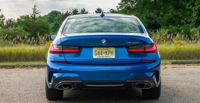 2020宝马m3(配置|询价)40i起步价5.4万美元,不包括995美元目的地费用.