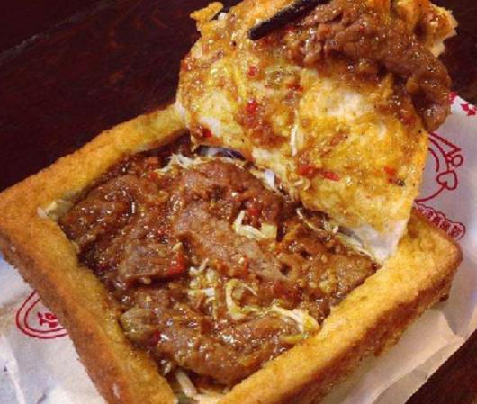 中西合璧的风味美食"棺材板",是台南盛行的独特小吃,你吃过没