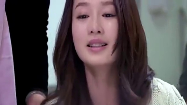 爷爷气息奄奄,不料余非的一个小动作,居然让爷爷醒来