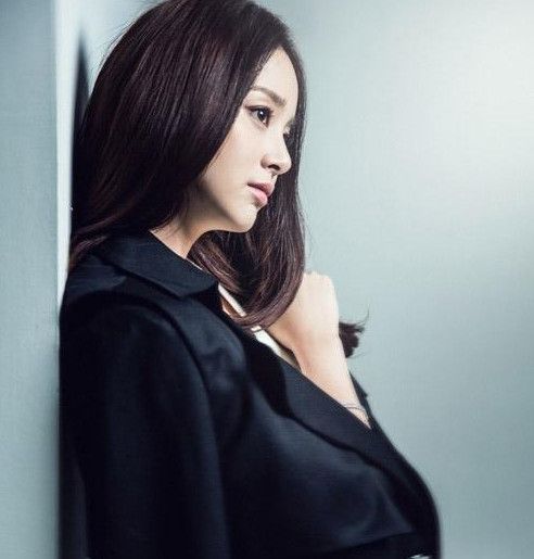 完美女神金泰熙,精致的侧颜完全经得住时间的考验_高清图集_新浪网