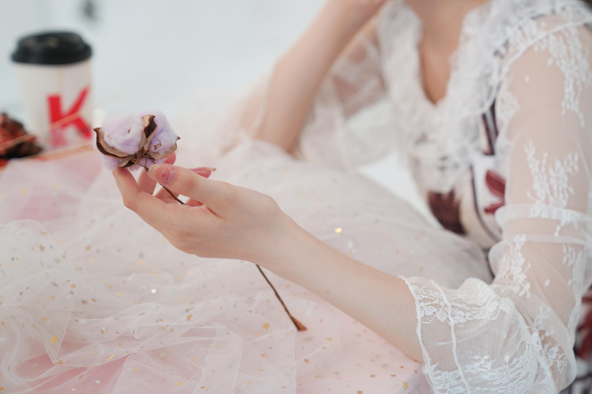 又美又励志!16岁女生与病魔战斗多年 自食其力做手模一天赚500块