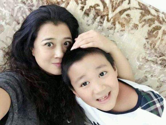 她因故息影近十年如今成功找回自我|刘老根|王红梅|高秀敏_新浪新闻