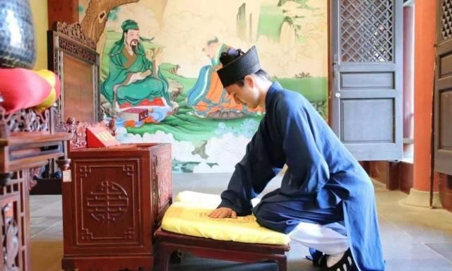 道教的拜师礼仪及各种叩拜方式