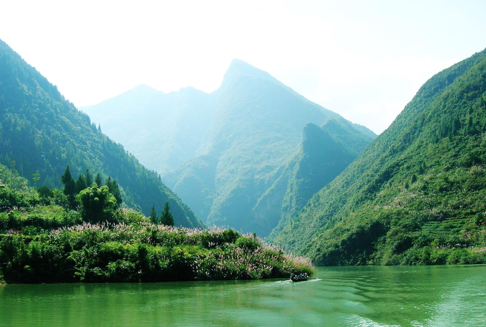 神农溪,山青水秀,鸟语花香!