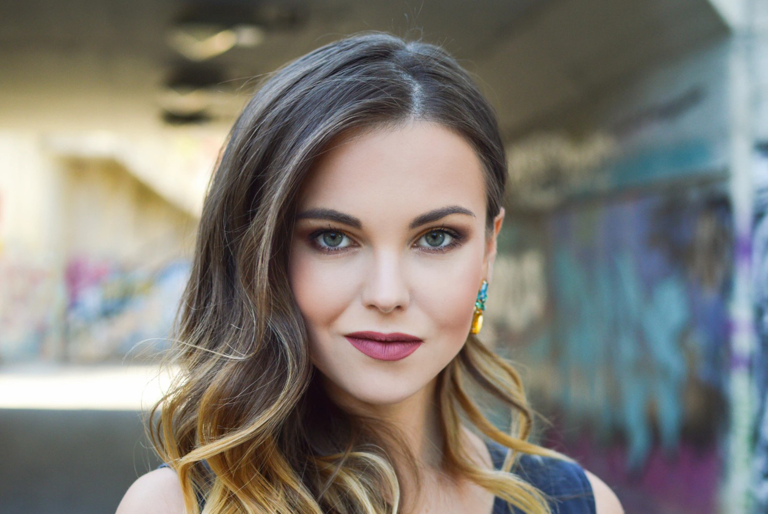 这种光线下拍摄人像,可采用顺