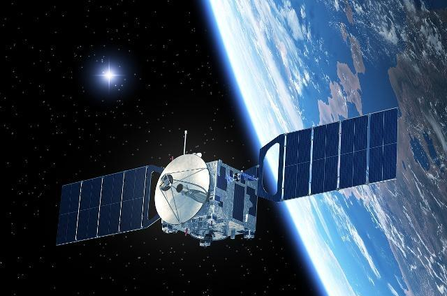 时,在酒泉卫星发射中心,长征二号丁运载火箭/远征三号上面级腾空而起