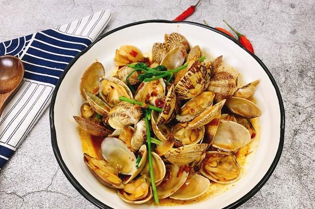 炒花甲时千万不要焯水加这2样清洗花甲吐沙干净还鲜嫩