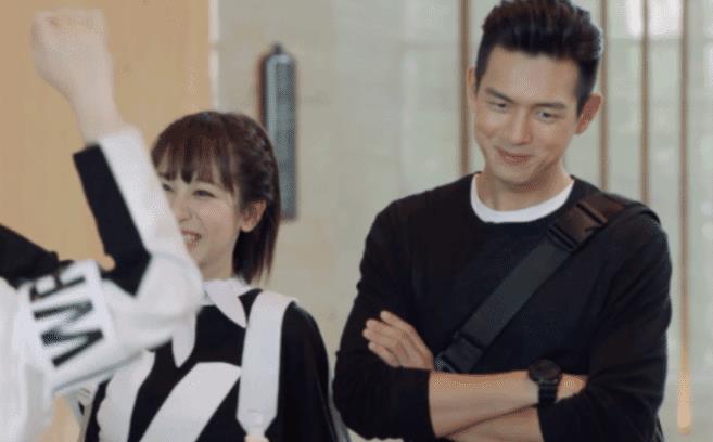 韩商言吓唬佟年说要当众亲她吴白听到后的第一反应竟是看向了她