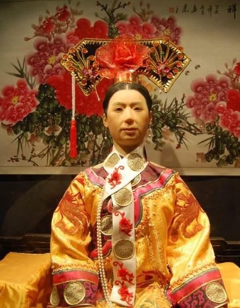 清朝皇后蜡像:法国人制作下的慈禧缺少霸气,孝烈武皇后是美女!