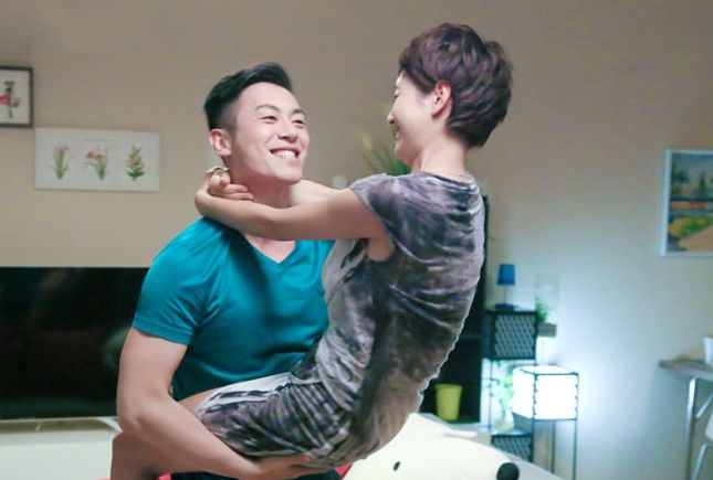 鹿晗公主抱张翰搂肩抱韩东君环腰抱都不比上图4的托腿抱