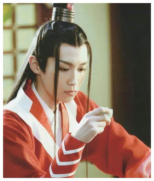 《刺客列传》里慕容离的七套最美红装,第一套美如画,第三套帅气