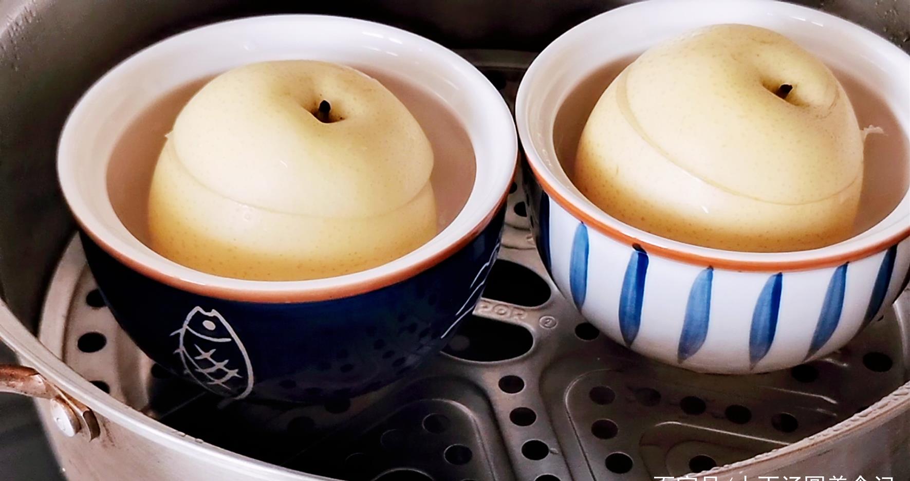 教你做正确冰糖雪梨的做法 学会这一步 润肺止咳大人小孩都爱喝