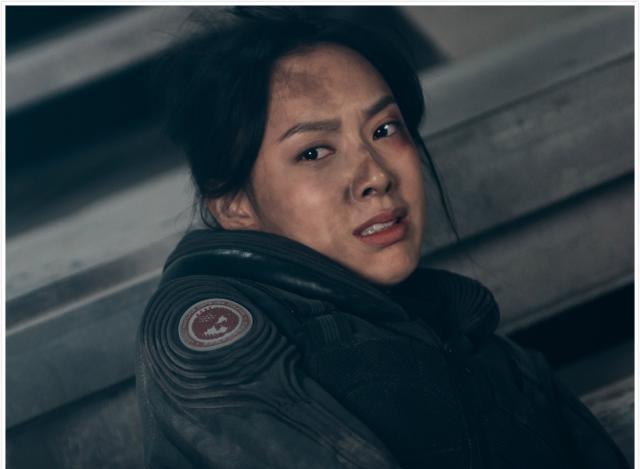 看完上海堡垒我只记住了这位自带高级脸的95后小姐姐