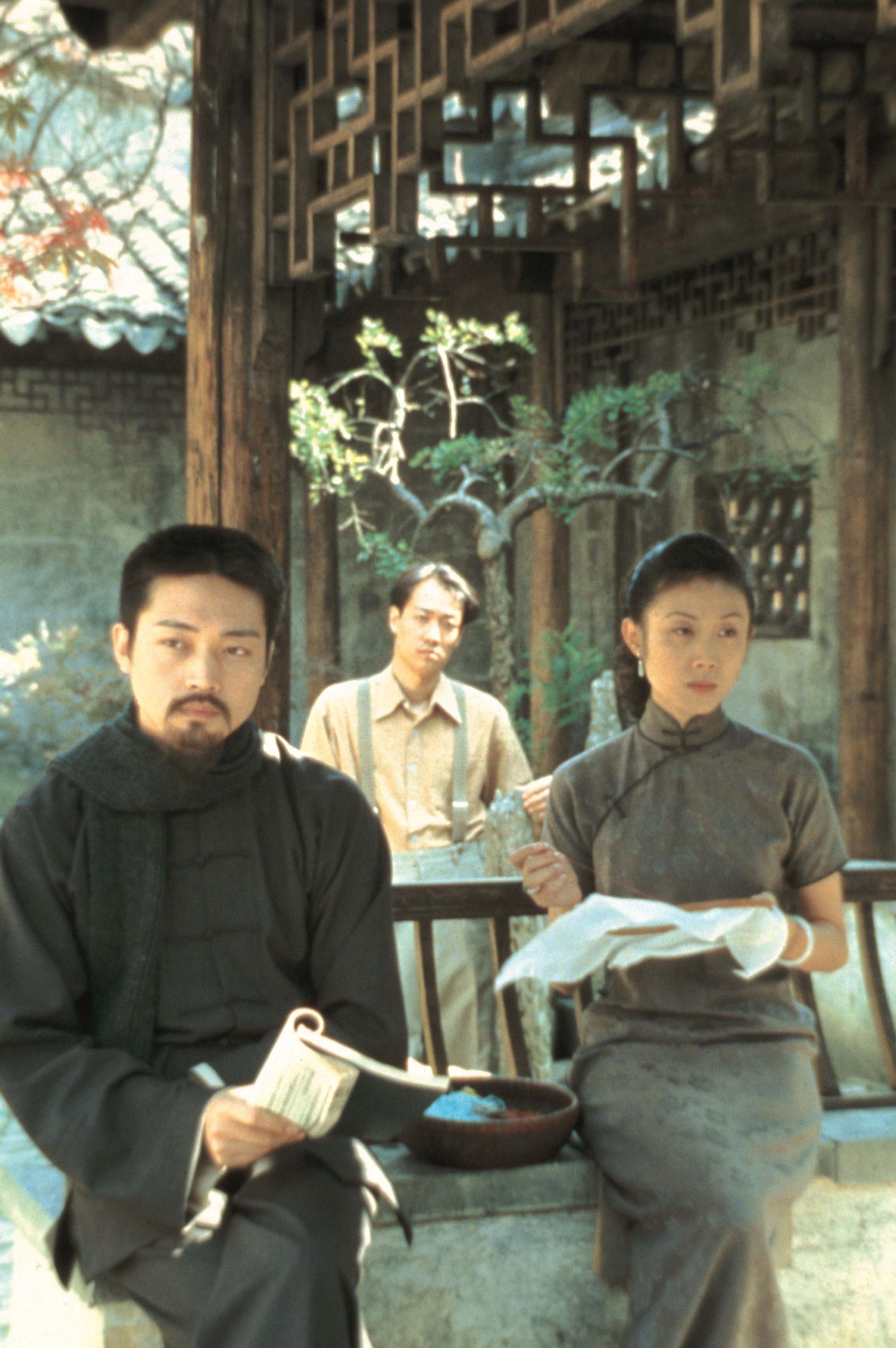 《小城之春》:缠绵悱恻的旧情复燃,万象待发的城春草木