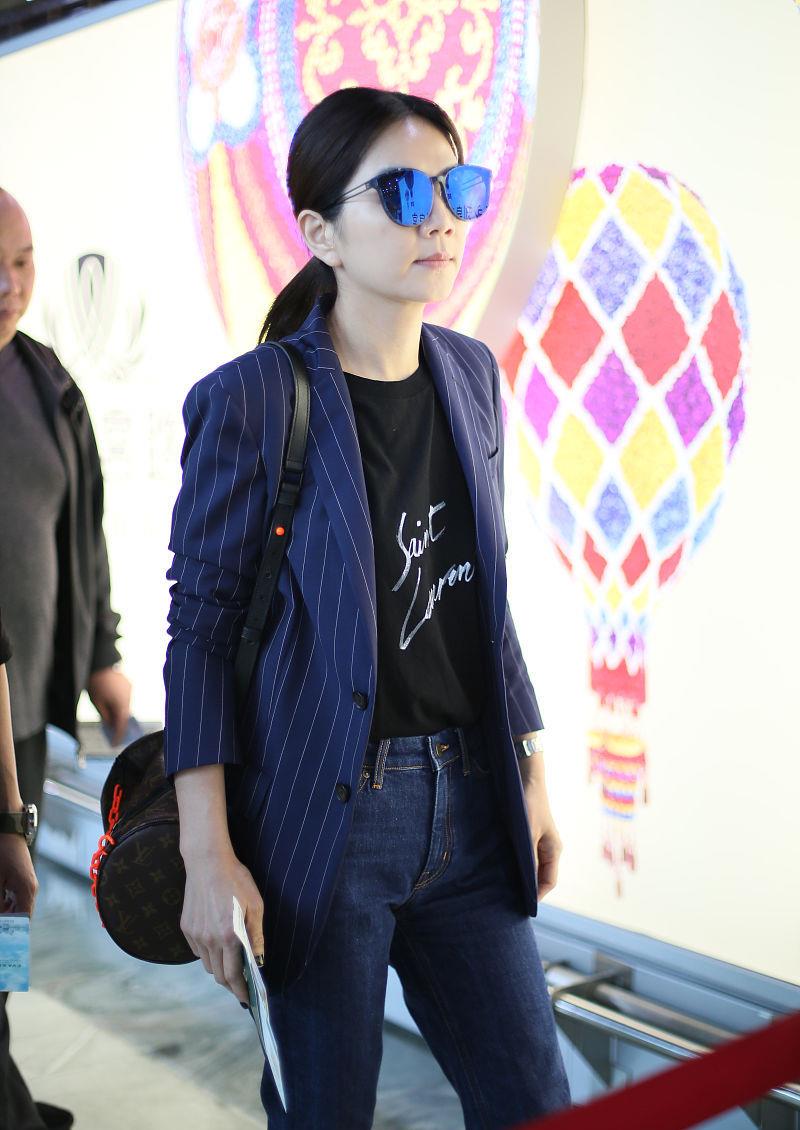 ella陈嘉烨只能是假小子?太天真,穿西装帅裙子美,可攻可柔