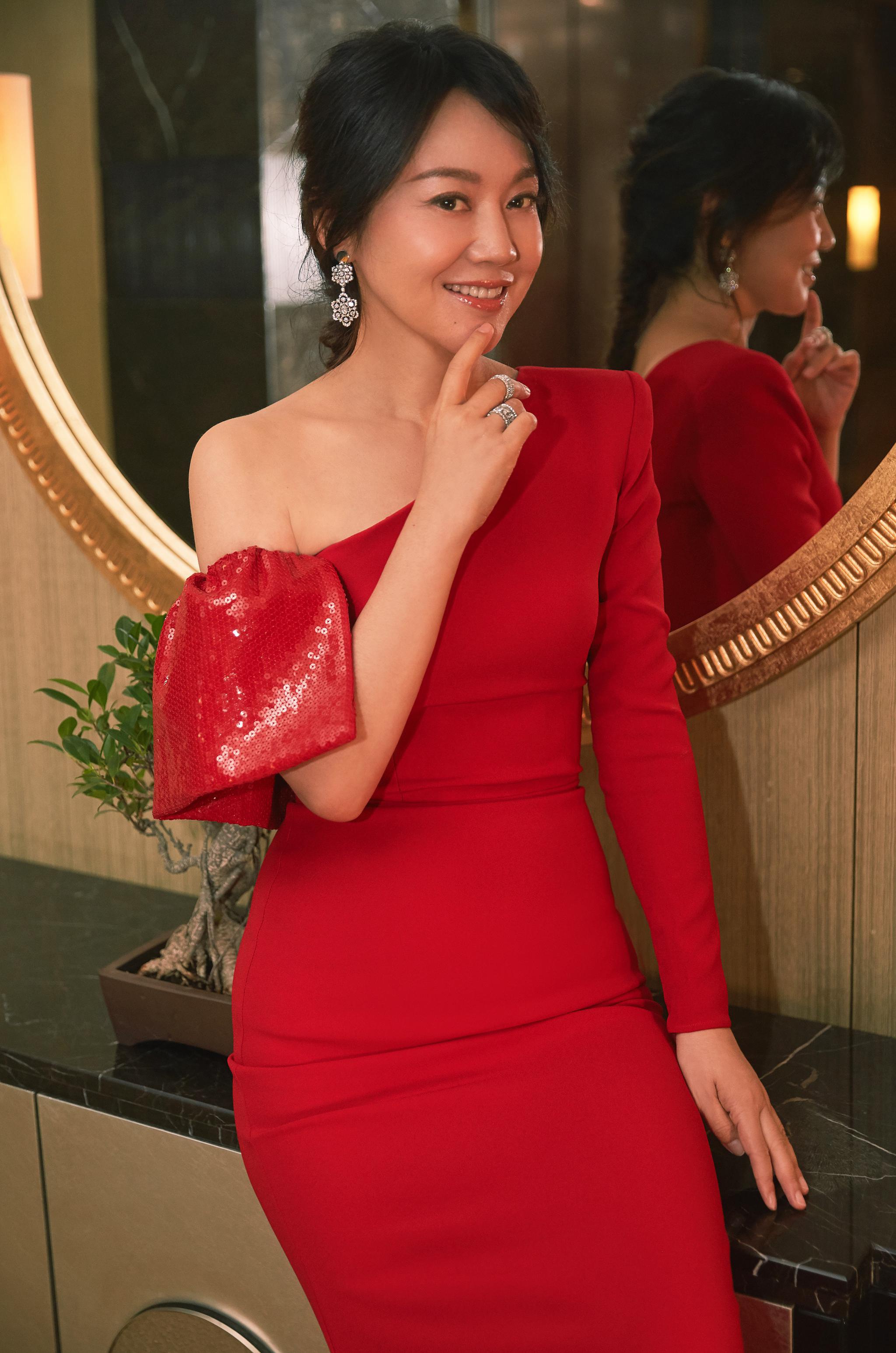 看了《两只老虎》,我想说:闫妮,请尽情散发你的魅力!