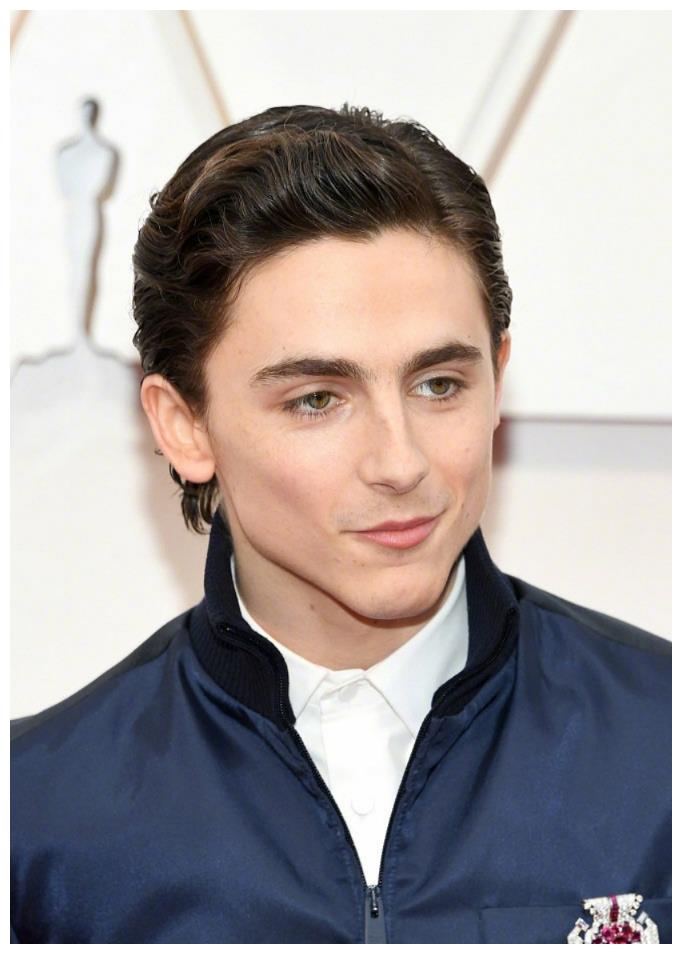 24岁甜茶表情包来袭,穿深蓝色套装,笑容又软又甜