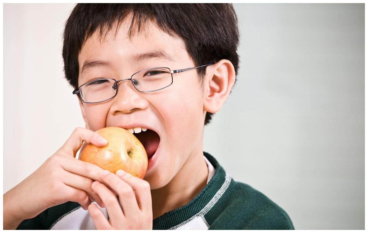 吃奶奶咬过的苹果,6岁孩子感染幽门螺旋杆菌,夜里胃疼就诊__财经头条