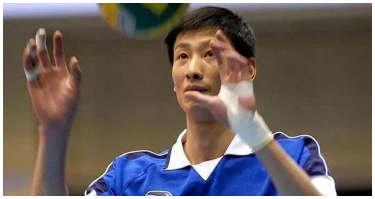 前男排国手郑亮现状如何?瘫痪1年家庭分崩离析,今护工费成难题