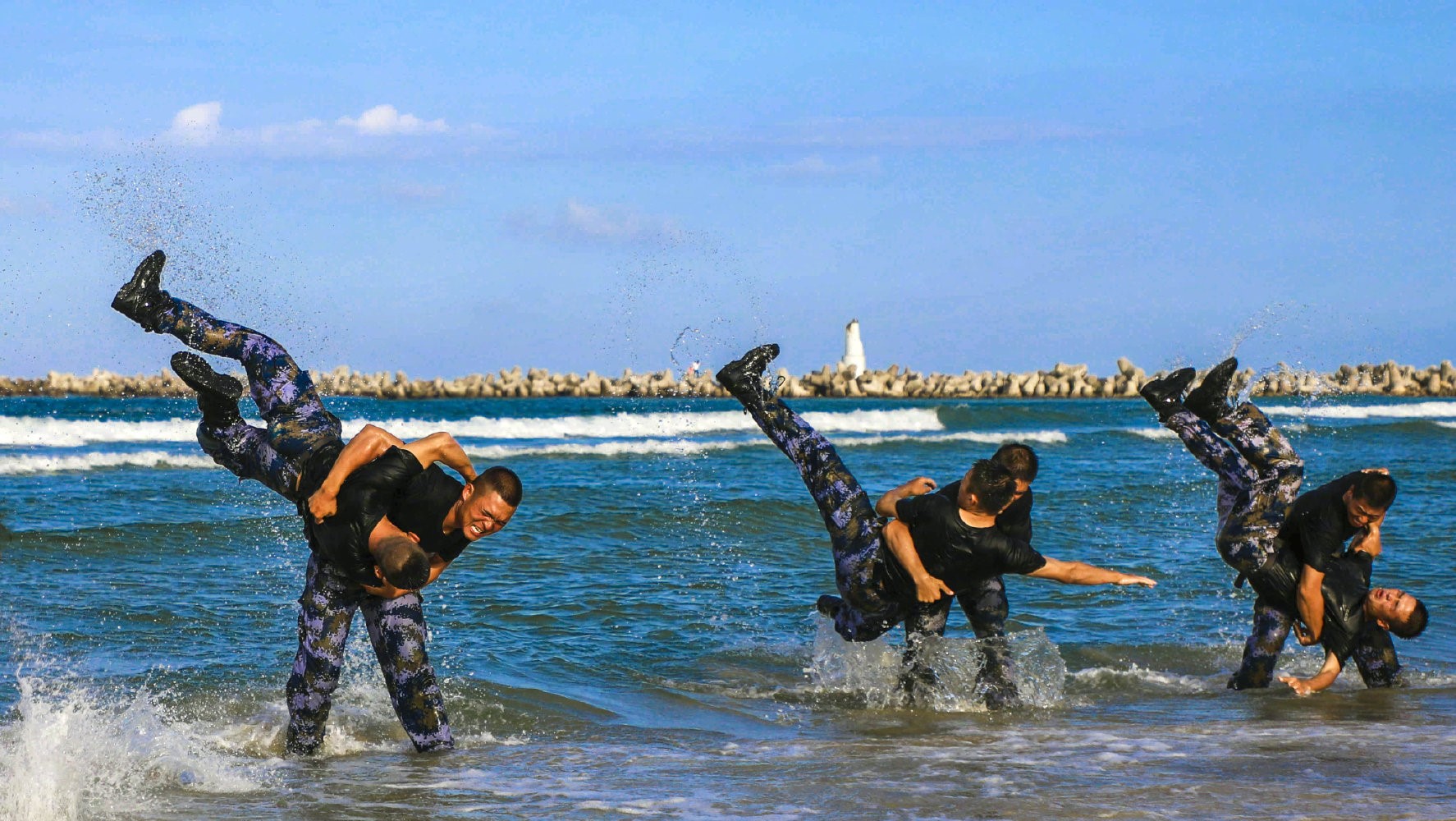 海军陆战队侦察营训练场景,锻造特种作战的利刃尖刀!
