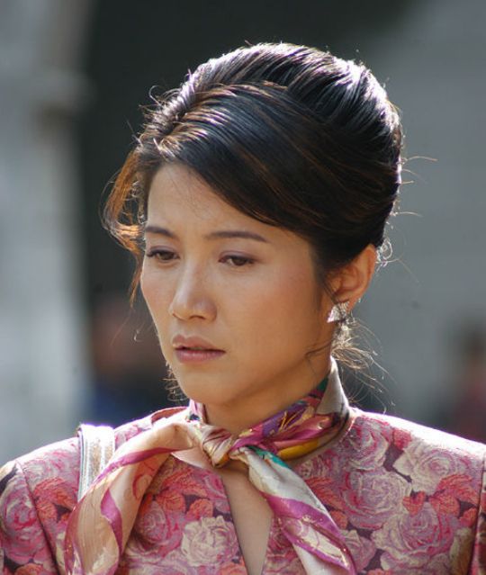 颜丙燕,1972年12月16日生于中国北京,祖籍山东曲阜,中国内地女演员.