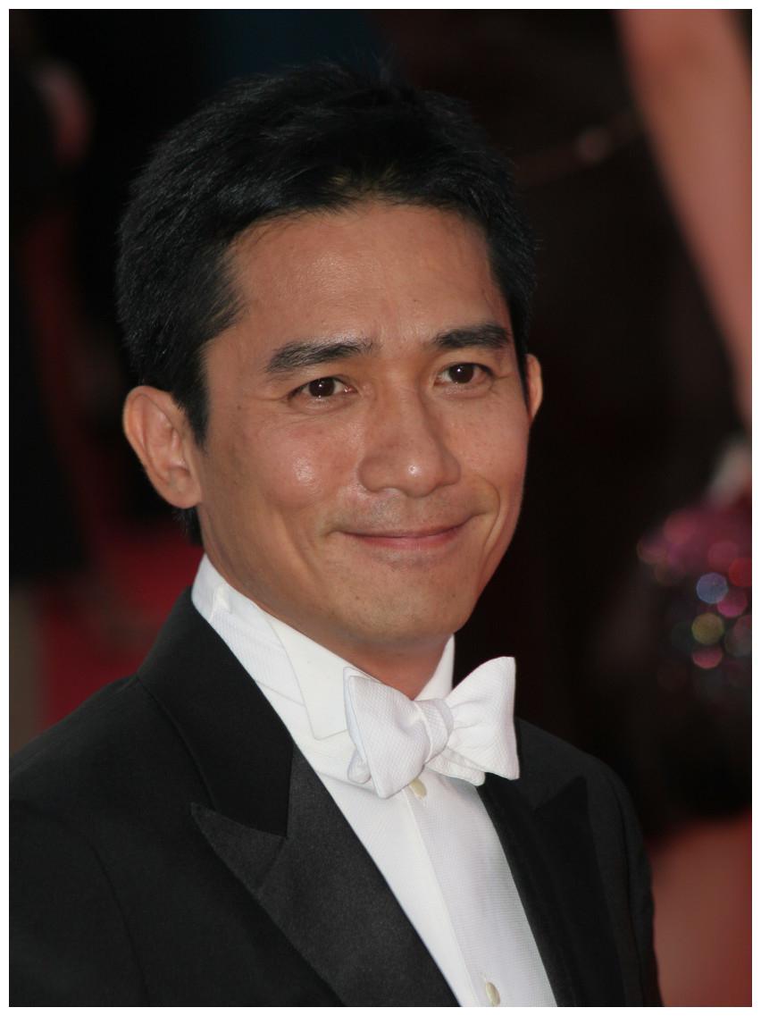 影帝梁朝伟也变成了油腻的中年大叔了,不过演技日益炉火纯青