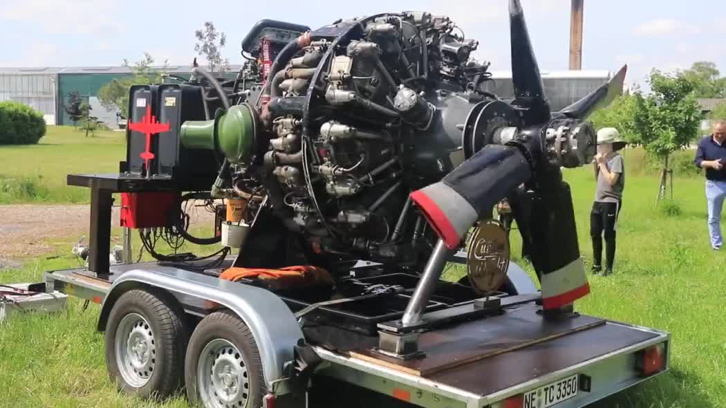 启动18缸星型航空发动机,有3700匹强劲马力,耗油如喝水的油老虎