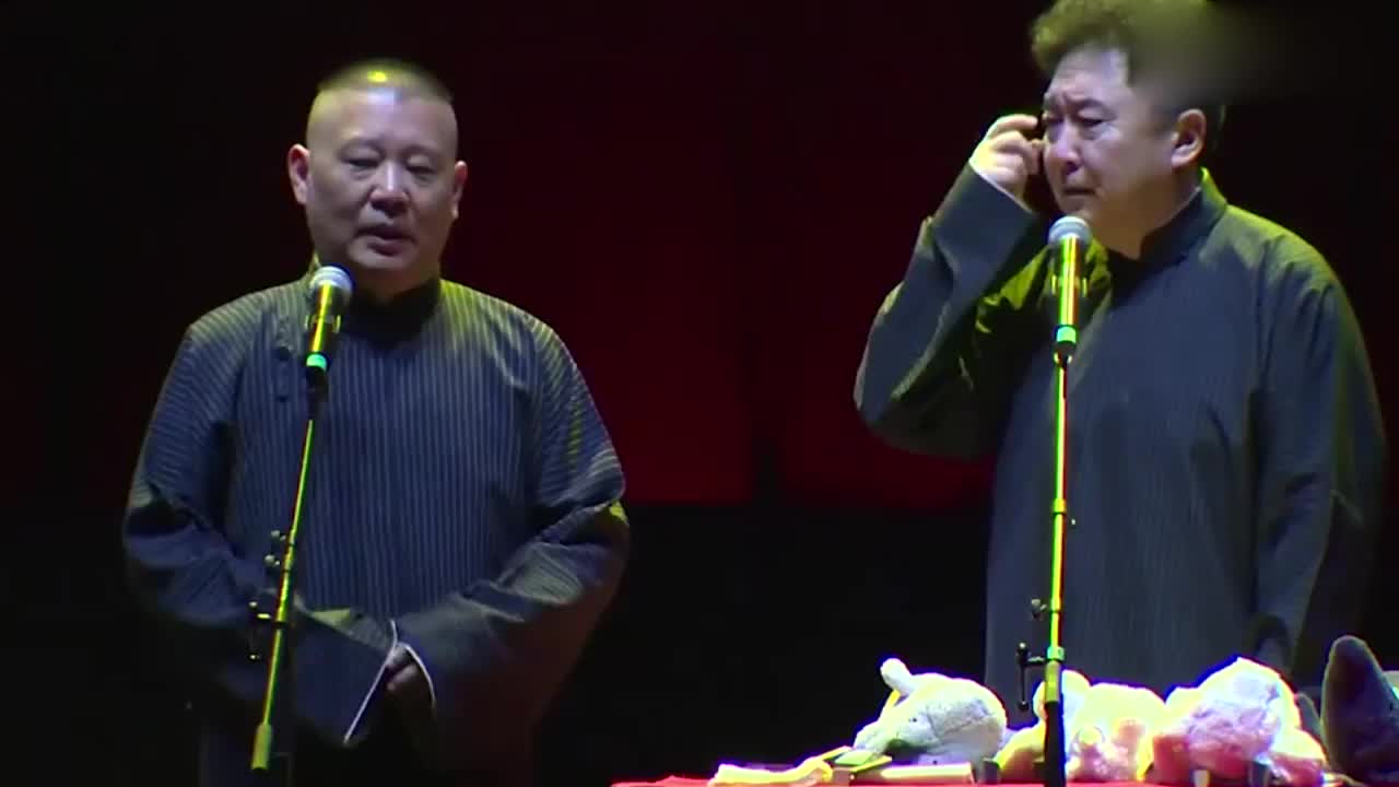 郭德纲爆笑调侃嫂夫人满身的大汉把于谦急得都语无伦次了