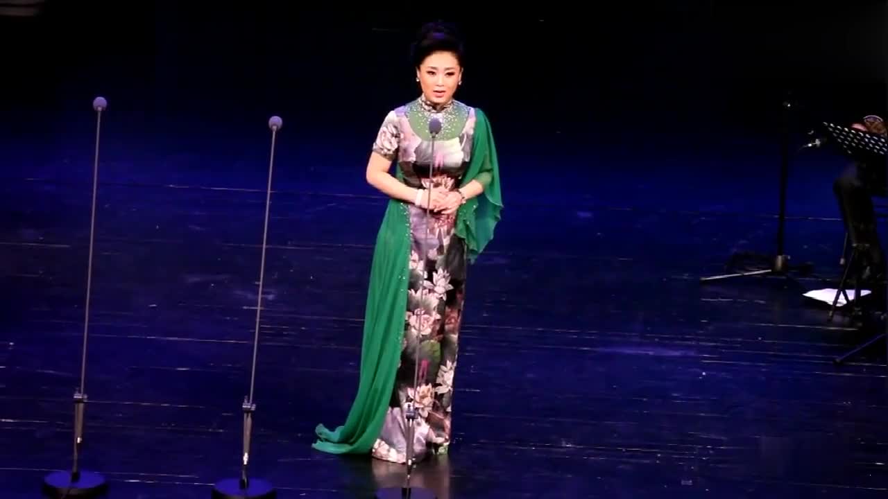 姜亦珊现代京剧《红云岗》选段, 点着了炉中火红光闪亮