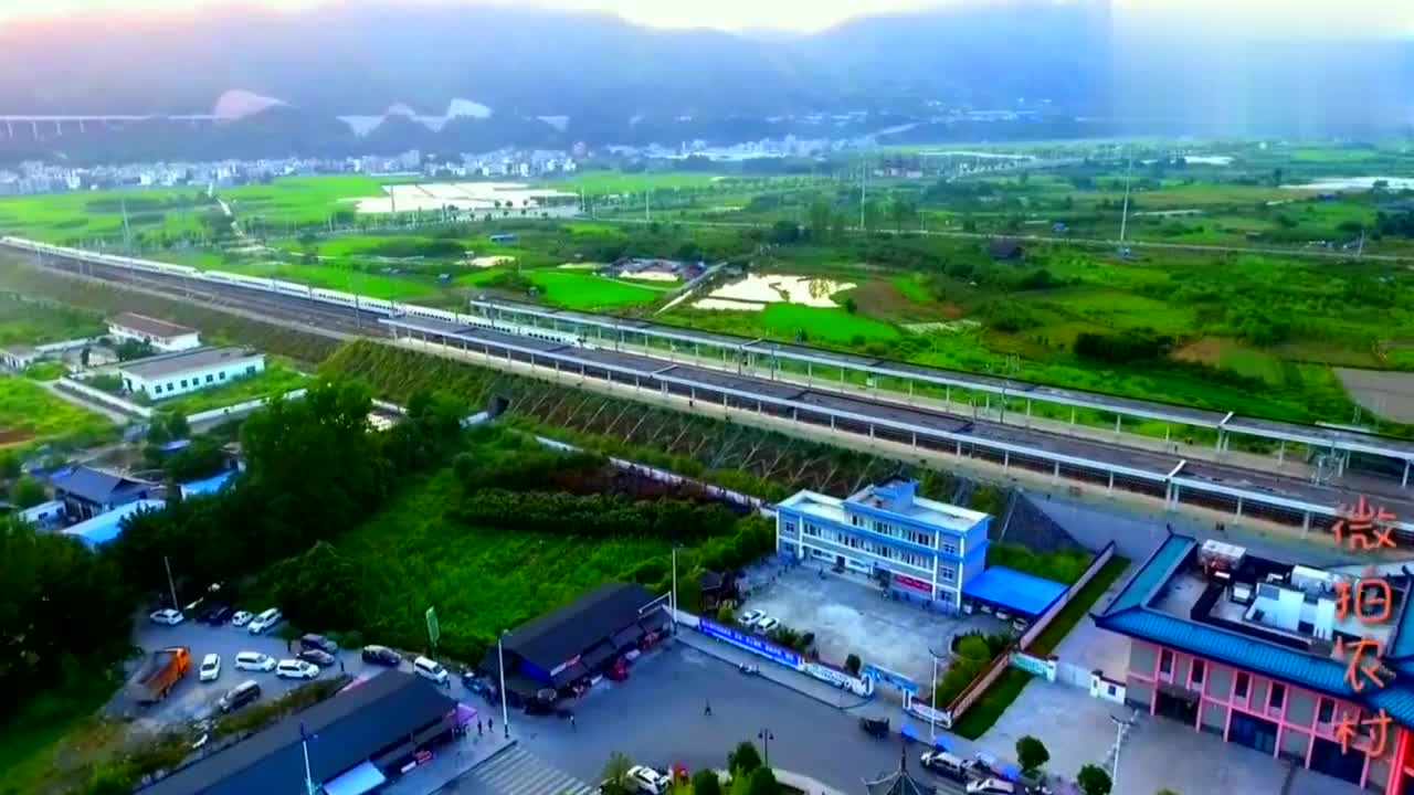 实拍:贵广高铁榕江站,真是太美啦!