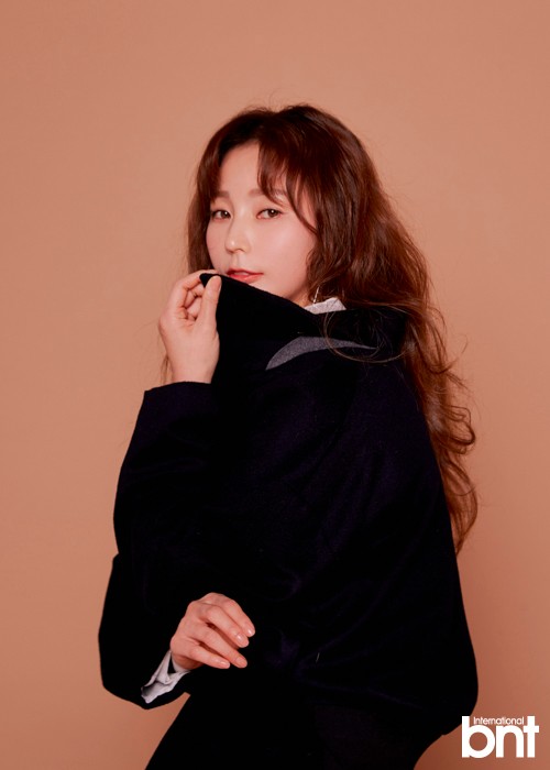 韩国女艺人安慧京最新杂志写真曝光