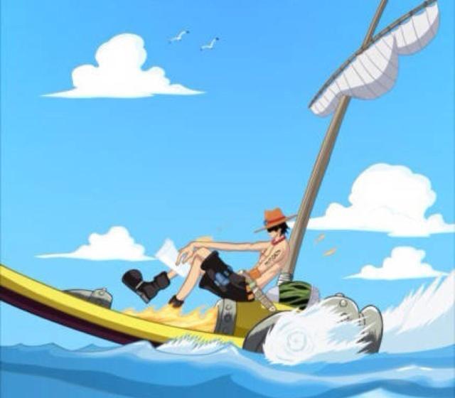 艾斯拥有烧烧果实能力,他专属代步工具就是艘小木船,主要利用干活动力