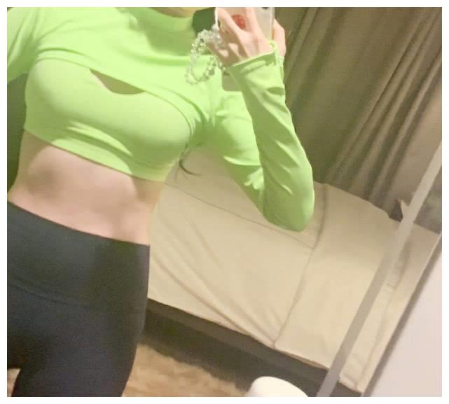 刘亦菲马甲线图片曝光刘亦菲马甲线是什么样的好身材一览无遗